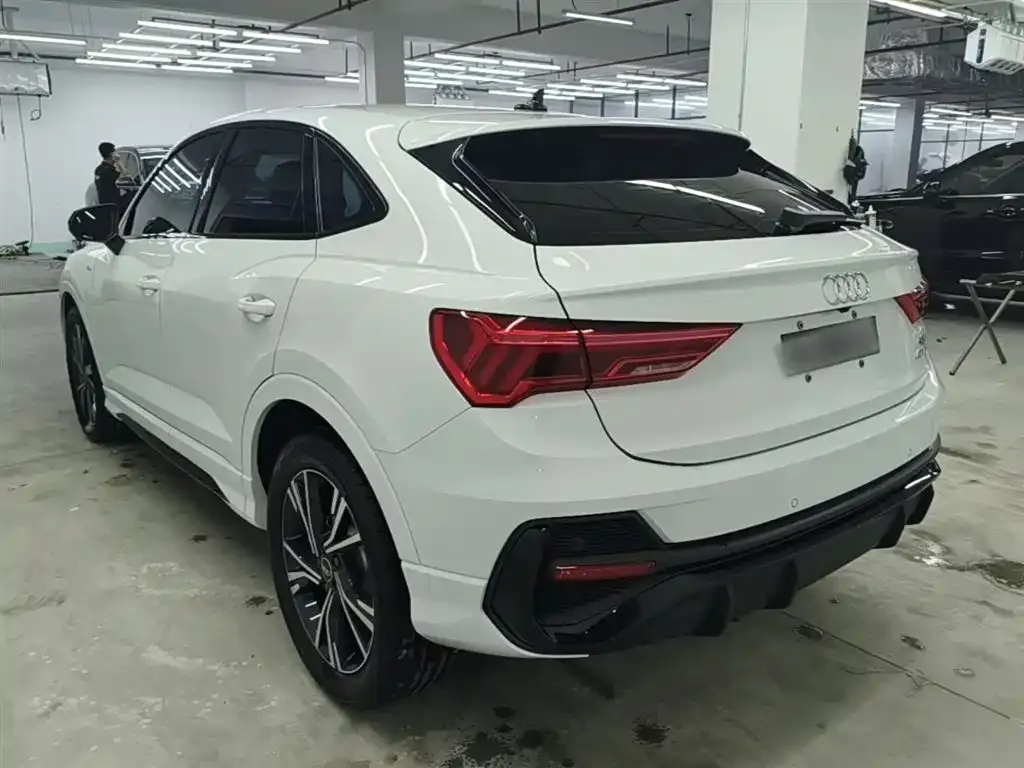Audi Q3 Sportback — фото 10
