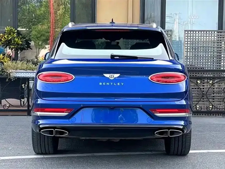 Bentley Bentayga — фото 2