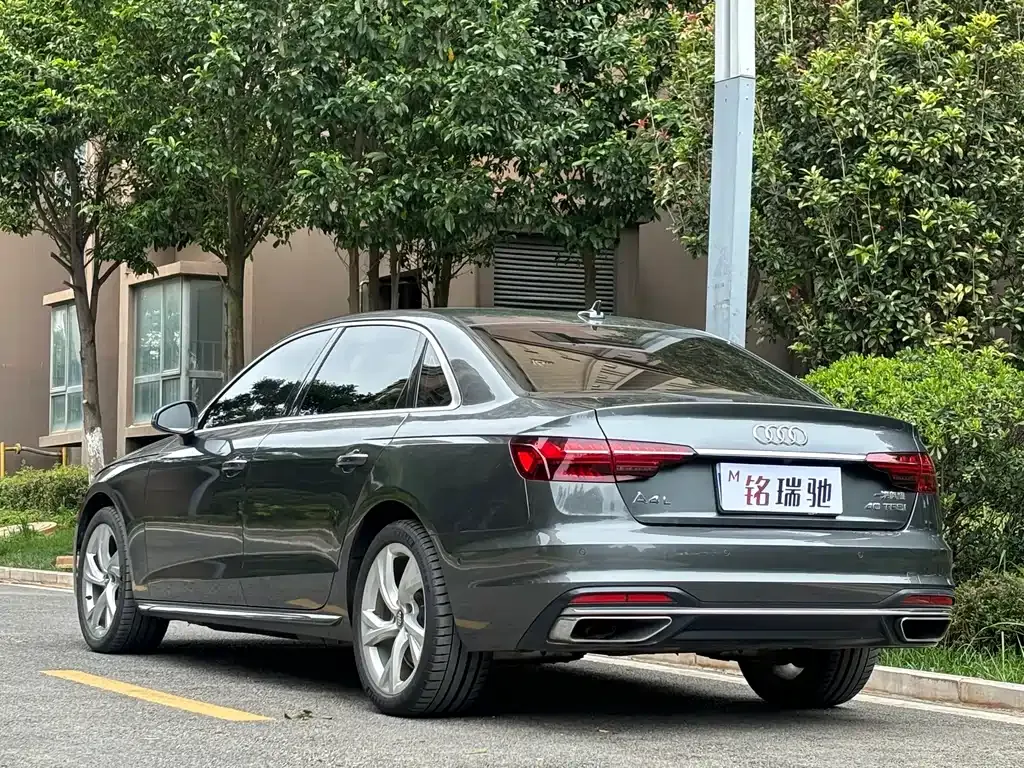Audi A4L — фото 9