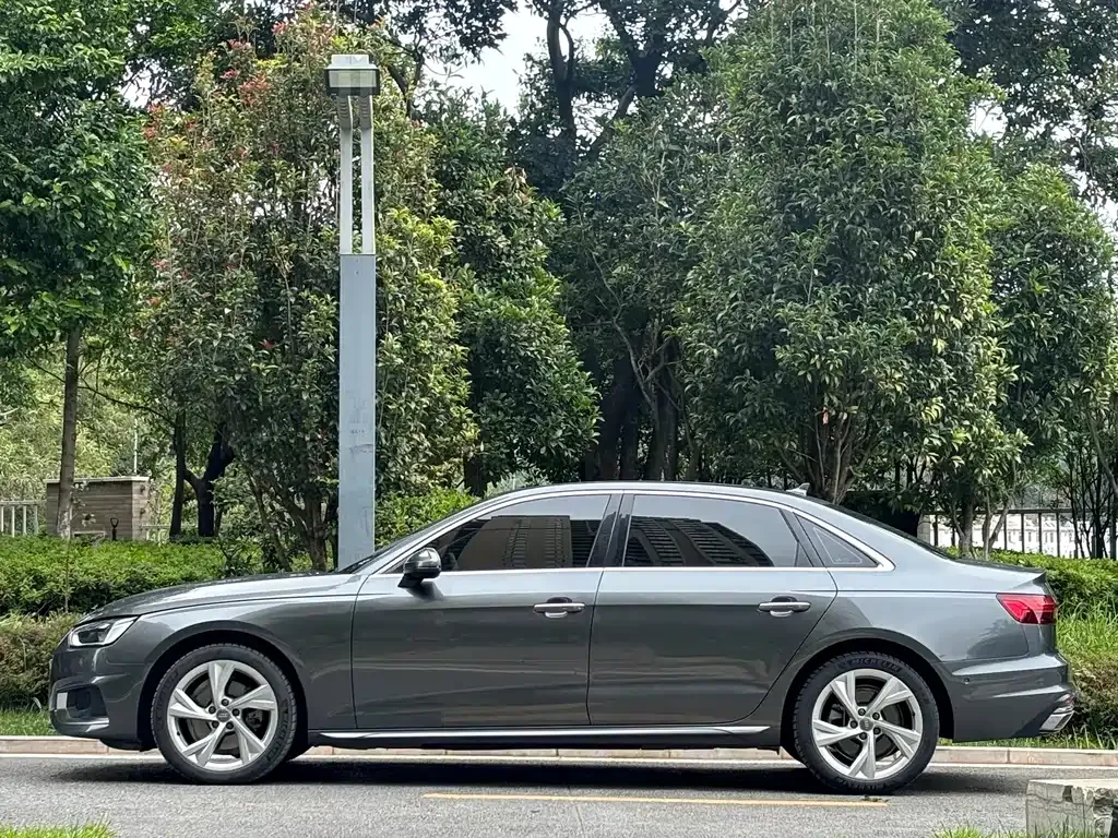 Audi A4L — фото 10