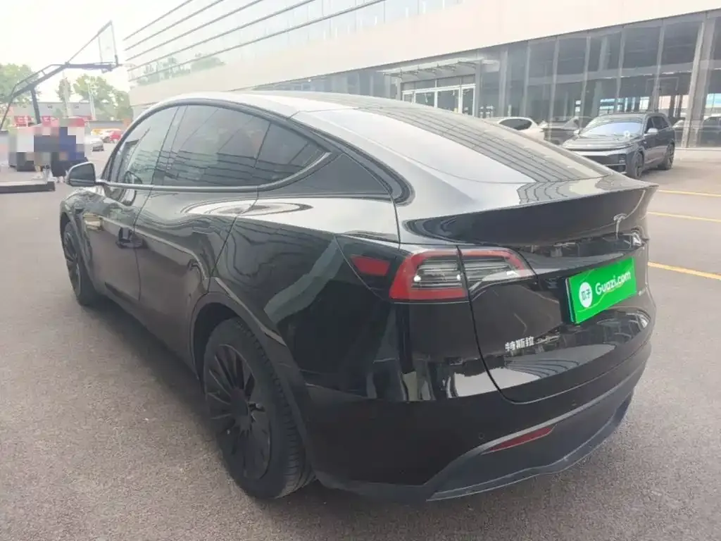Tesla Model Y — фото 7