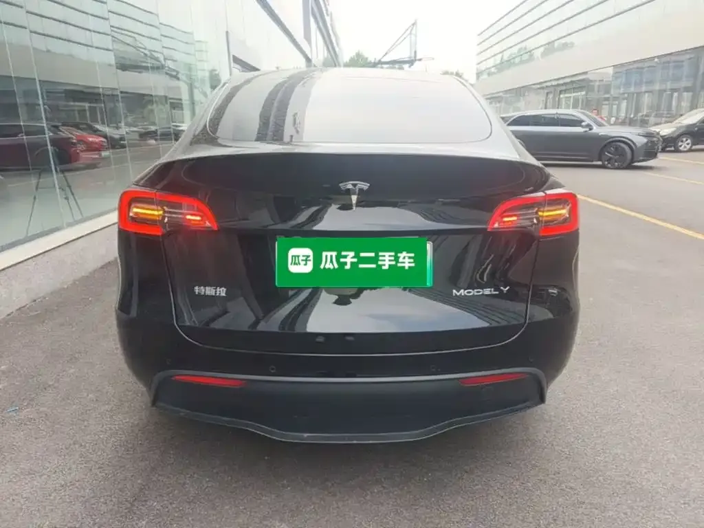 Tesla Model Y — фото 4