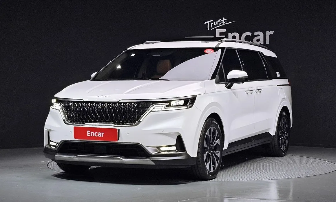 Kia Carnival — фото 1