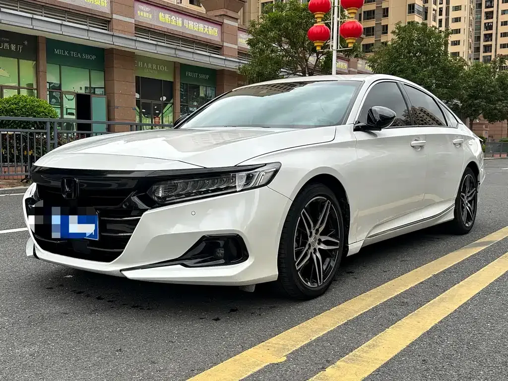 Honda Accord — фото 1
