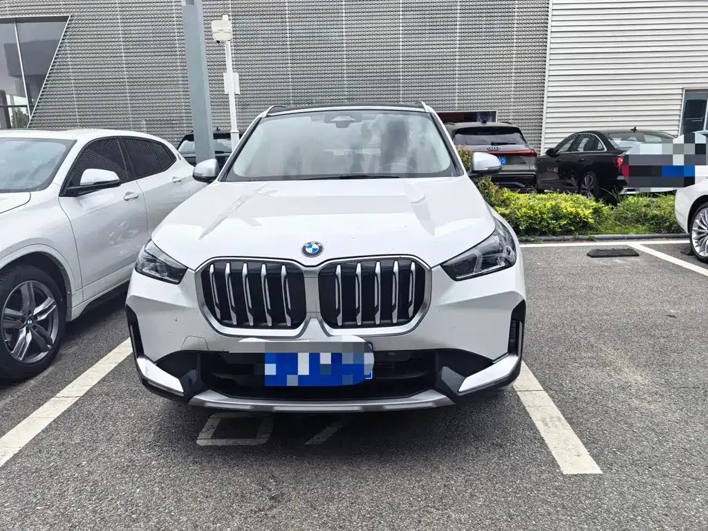 BMW X1 — фото 9