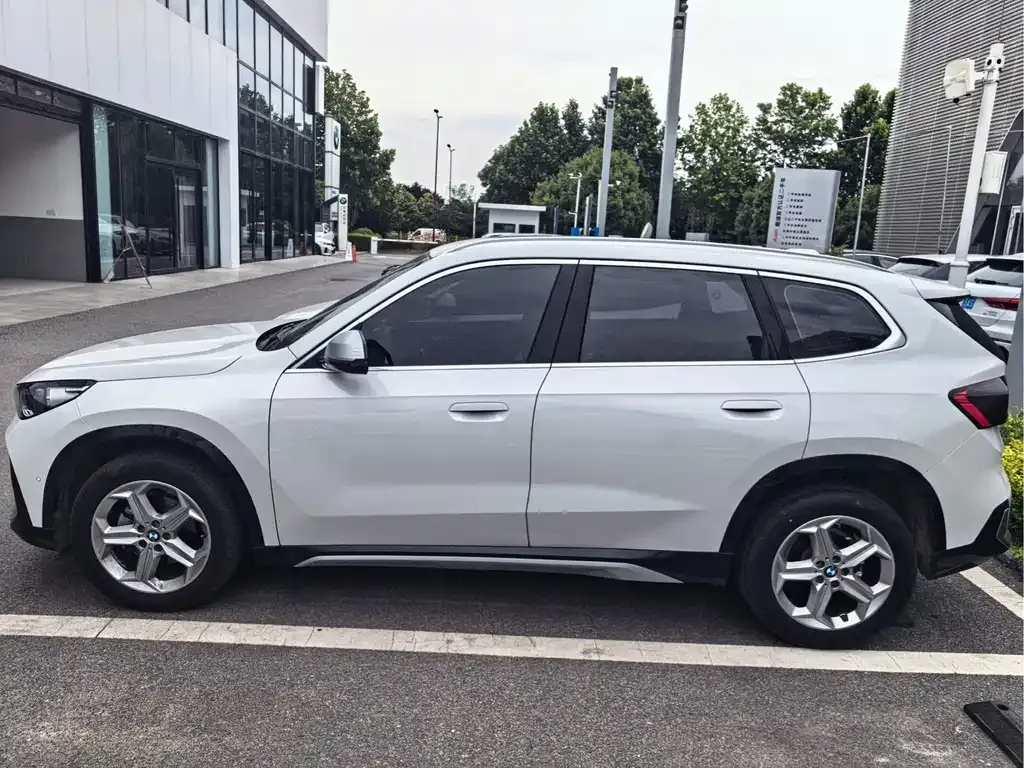 BMW X1 — фото 10
