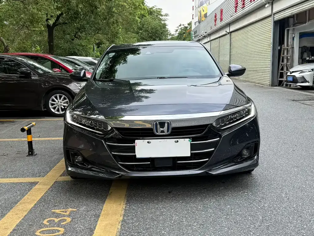Honda Accord — фото 7