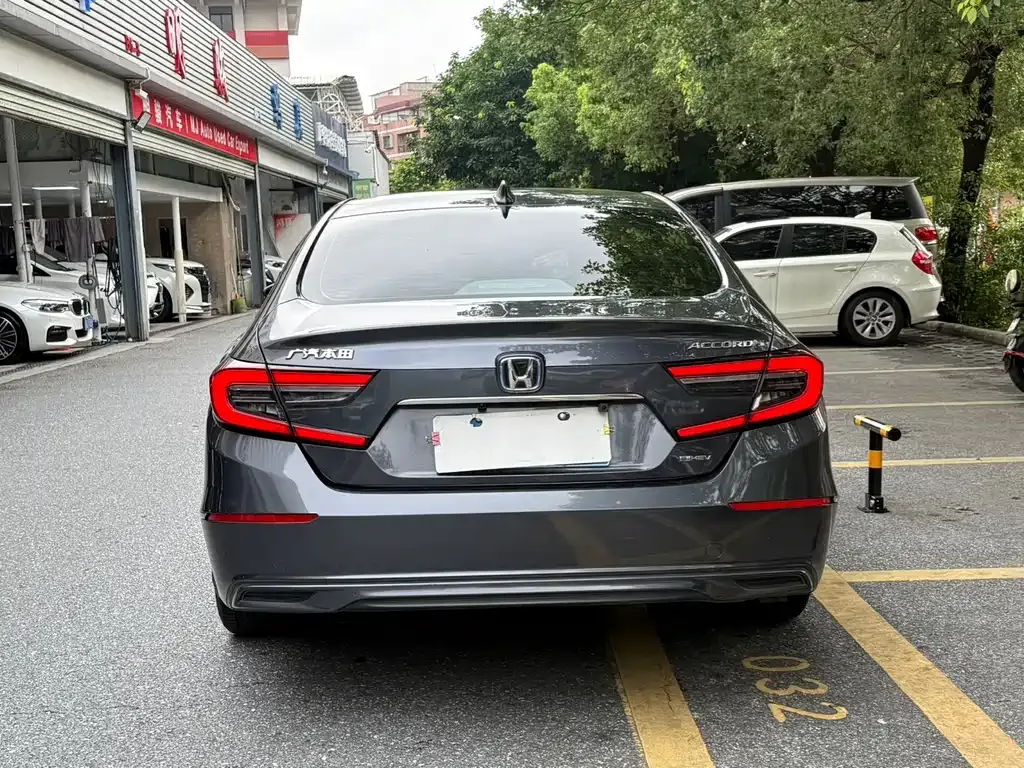 Honda Accord — фото 6