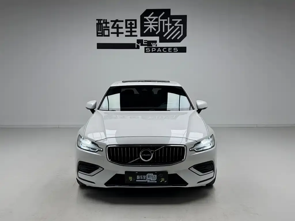 Volvo S60 — фото 4
