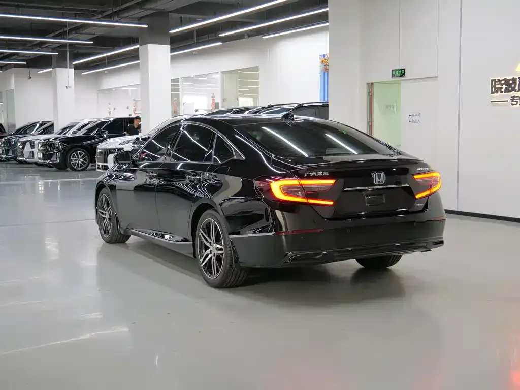 Honda Accord — фото 2