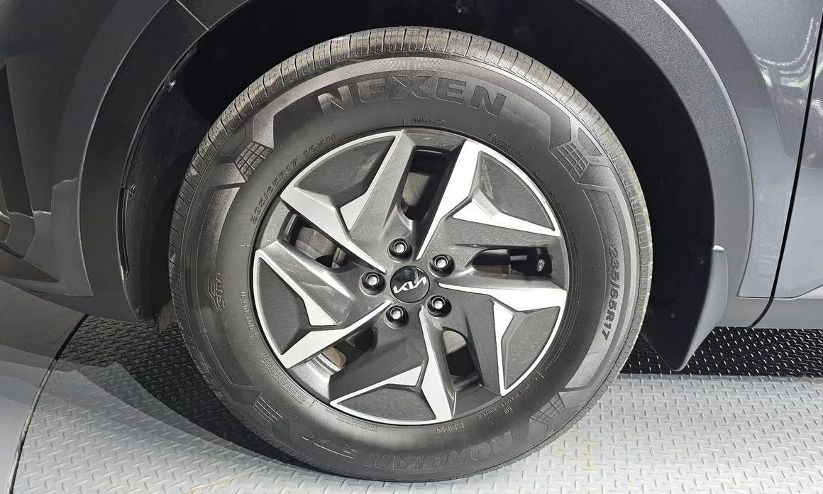 Kia Sorento — фото 8