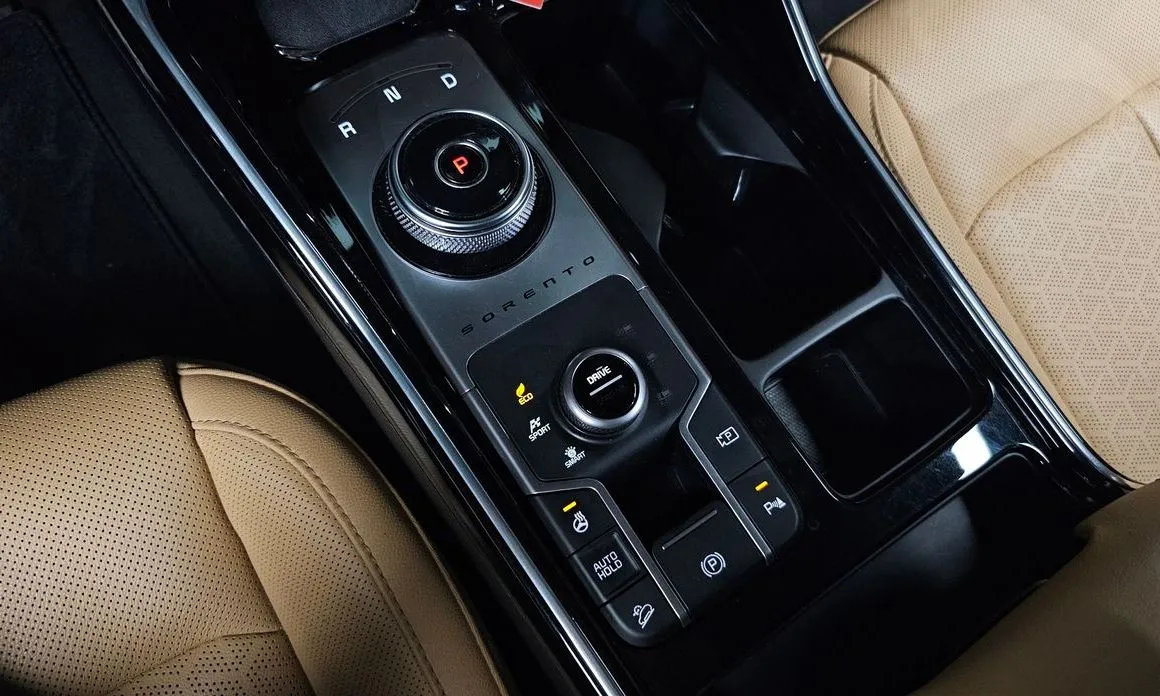 Kia Sorento — фото 9