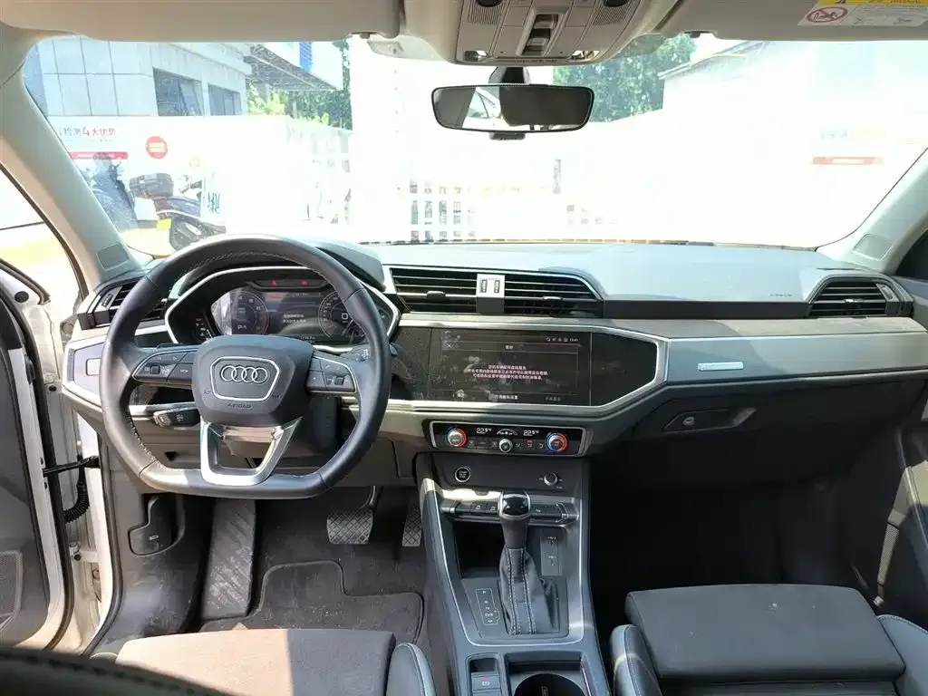 Audi Q3 — фото 8