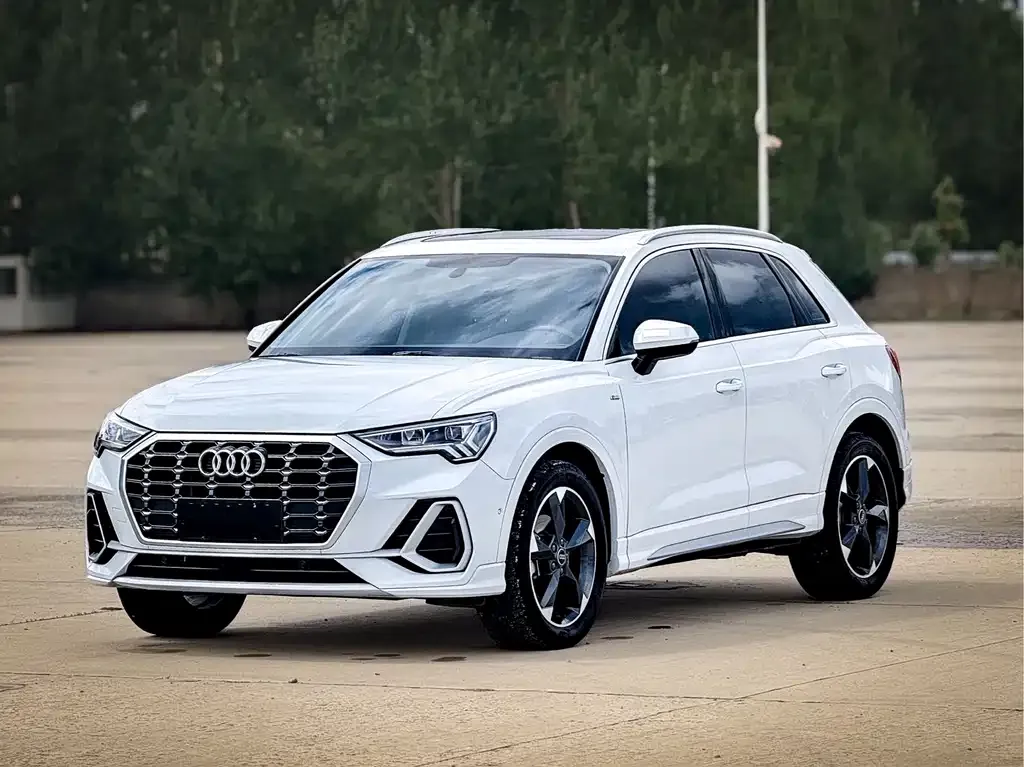 Audi Q3 — фото 1