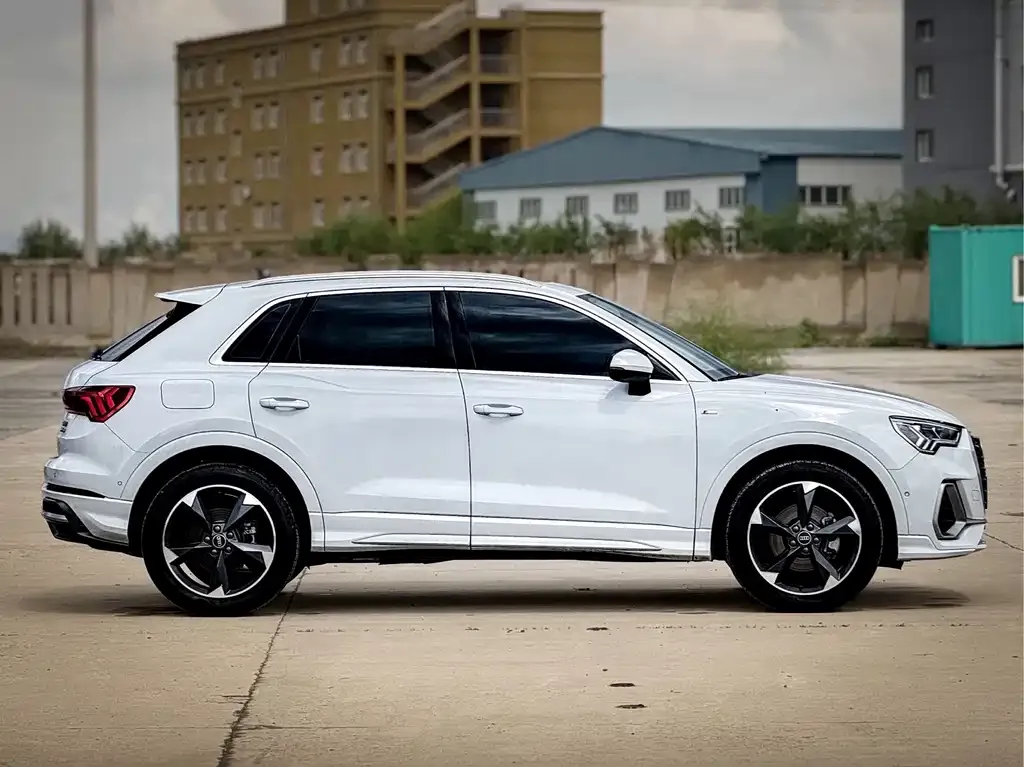 Audi Q3 — фото 10