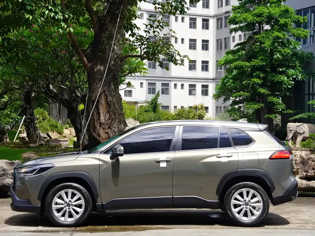 Toyota Corolla Cross — фото 9