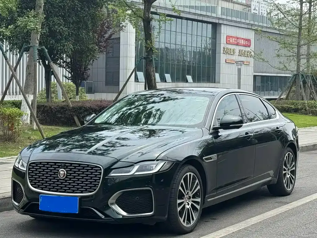 Jaguar XFL — фото 1