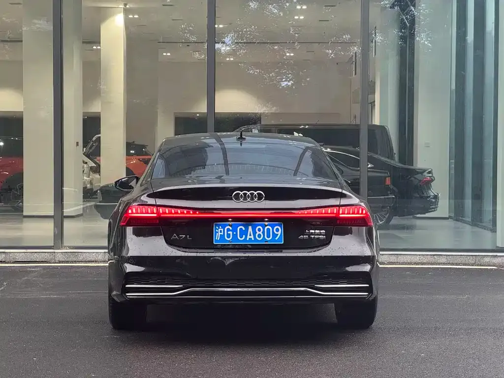 Audi A7L — фото 7
