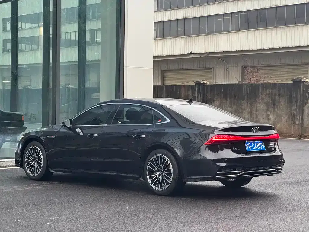 Audi A7L — фото 6