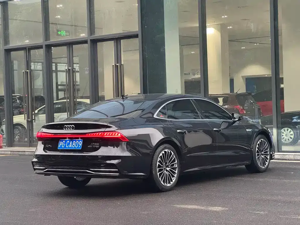 Audi A7L — фото 10