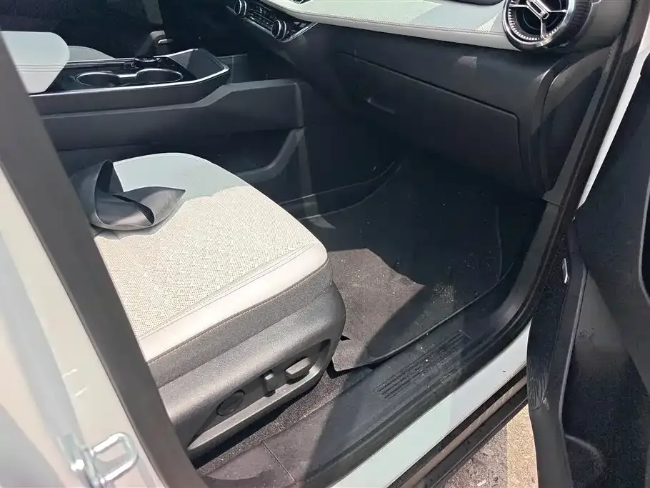 Chevrolet Plus 2025 из CN, фото 4