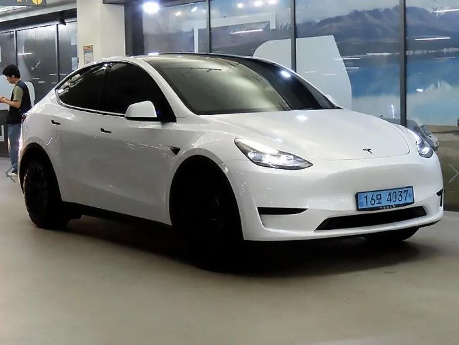 Tesla Model Y — фото 5