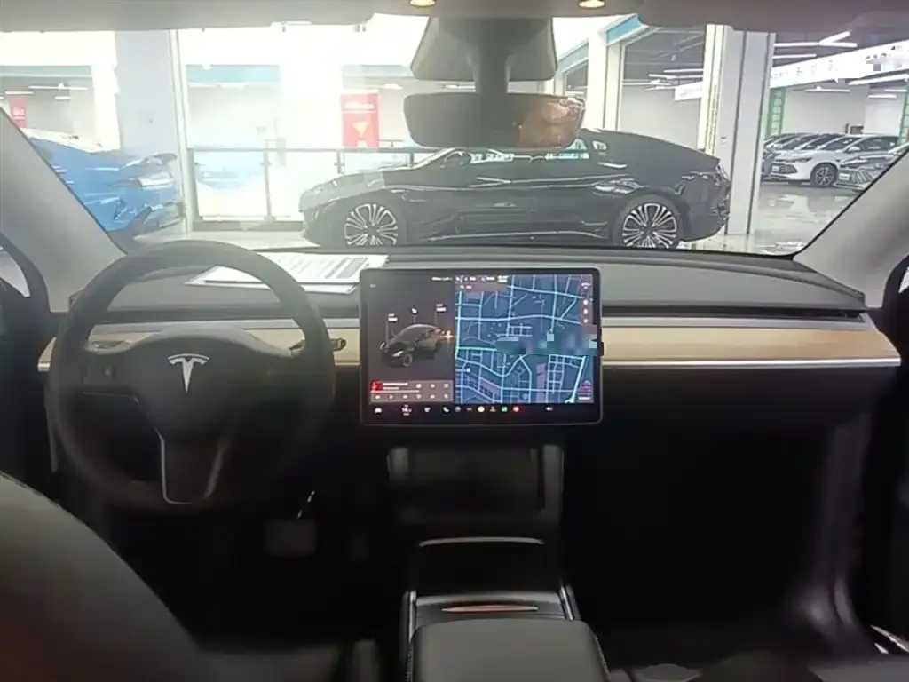 Tesla Model Y — фото 4