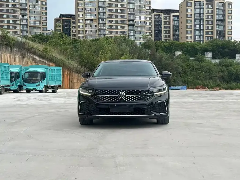 Volkswagen Passat — фото 10