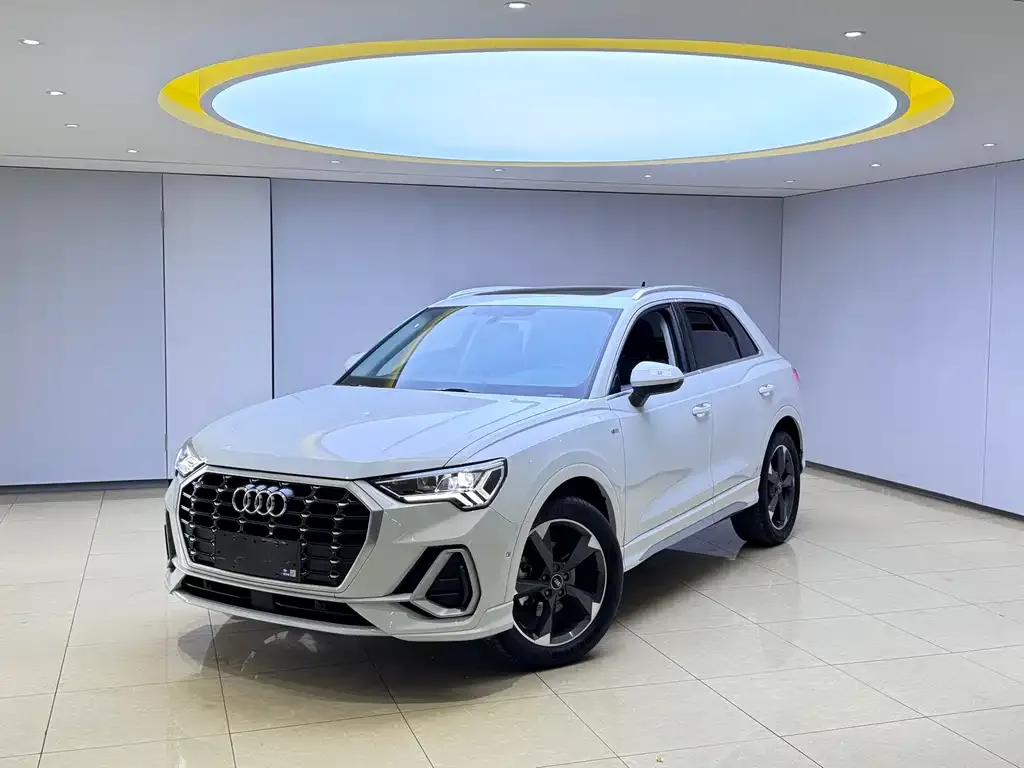 Audi Q3 — фото 1