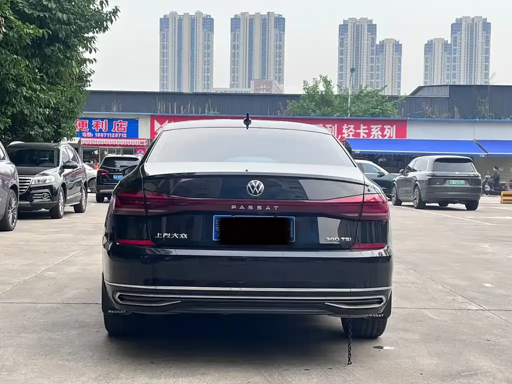 Volkswagen Passat — фото 8