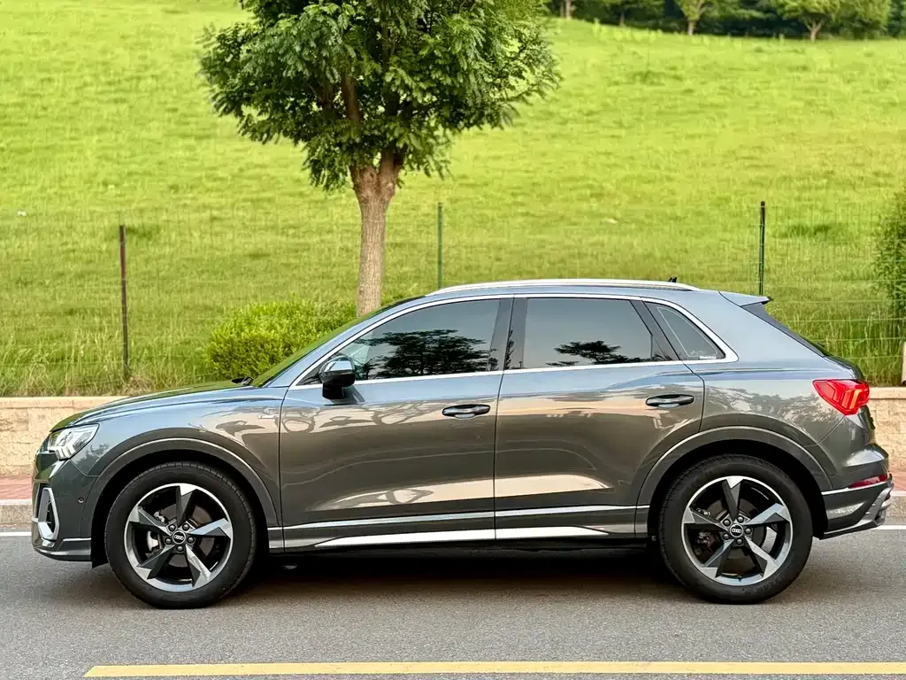 Audi Q3 — фото 8