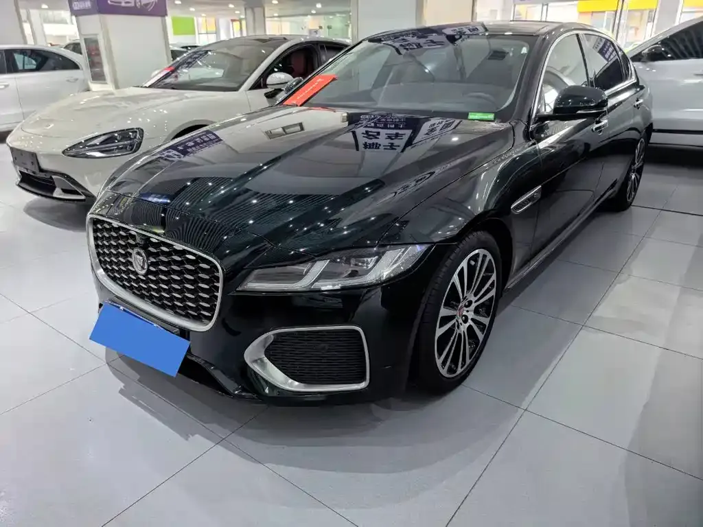 Jaguar XFL — фото 1