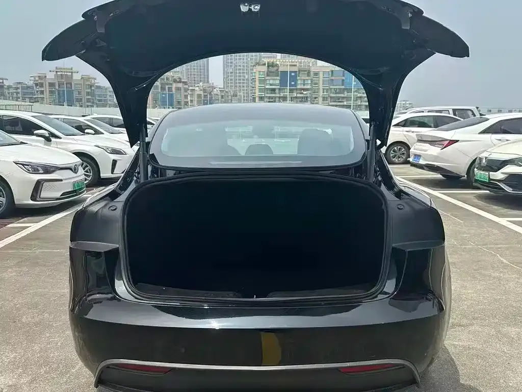 Tesla Model 3 — фото 6