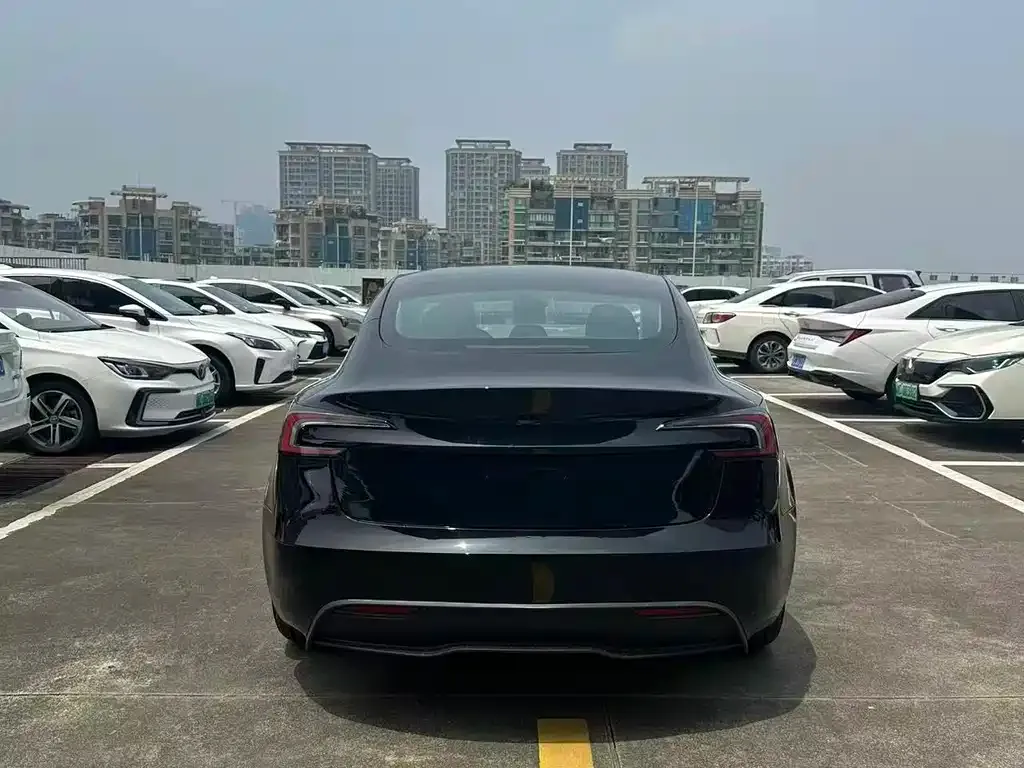Tesla Model 3 — фото 5