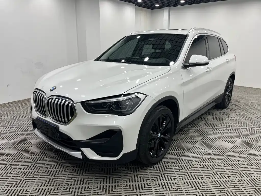 BMW X1 — фото 9