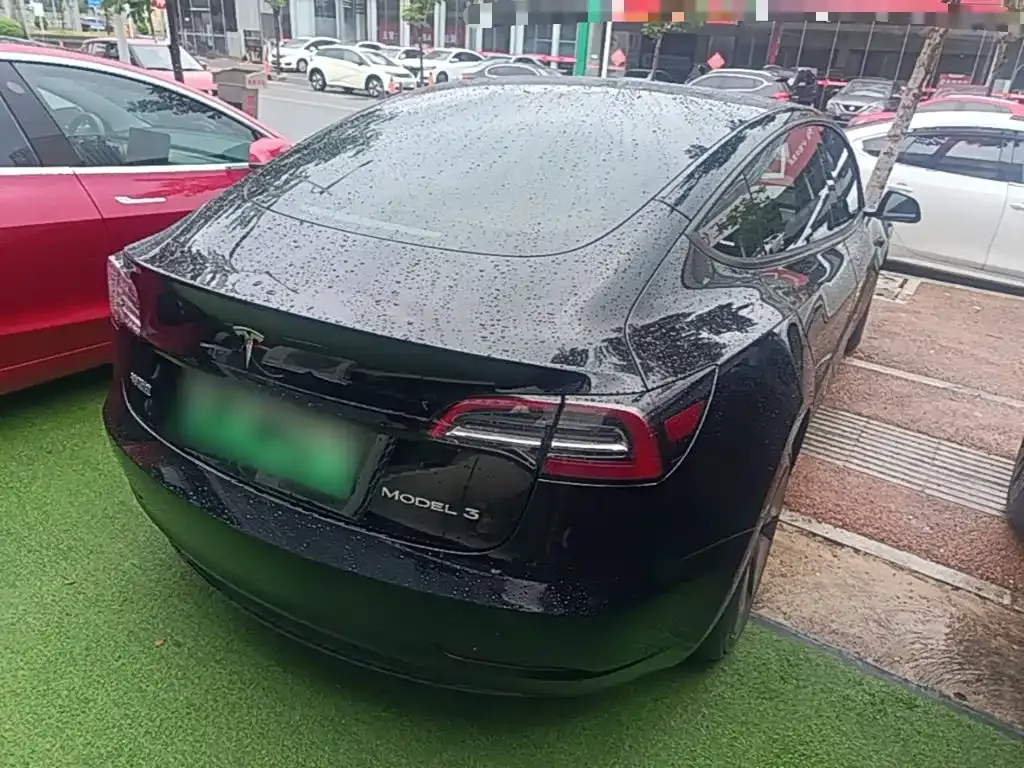 Tesla Model 3 — фото 5