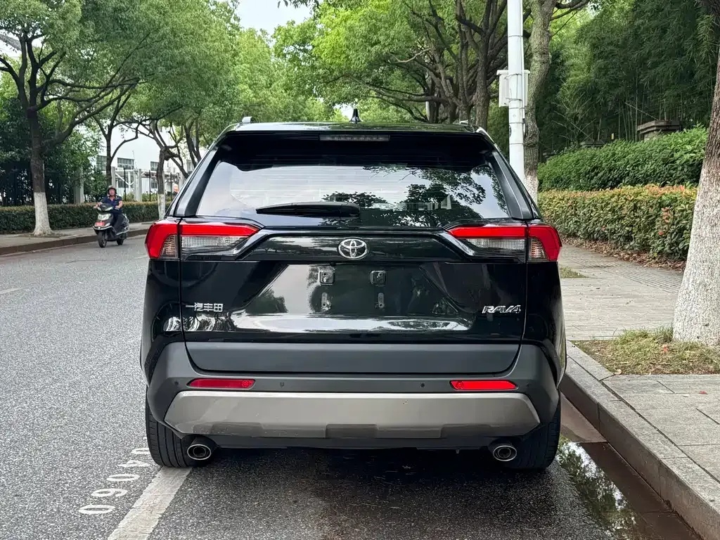 Toyota RAV4 2024 из CN, фото 7
