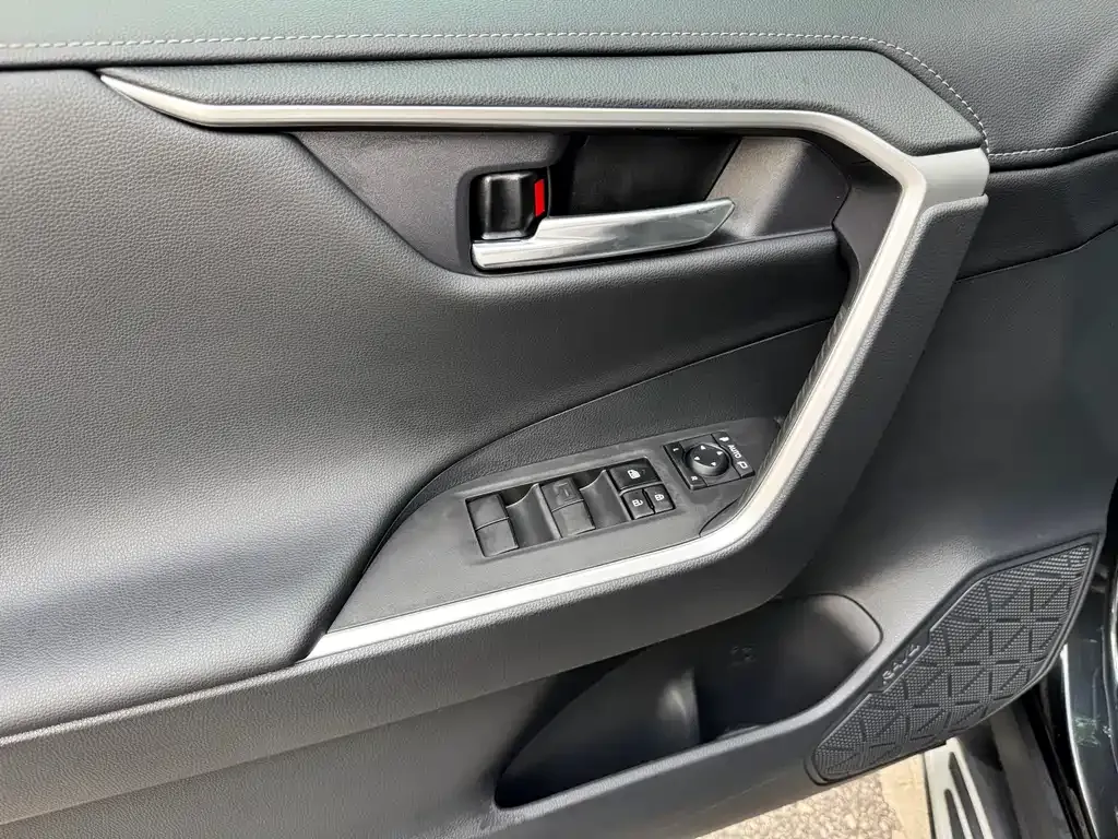 Toyota RAV4 2024 из CN, фото 6