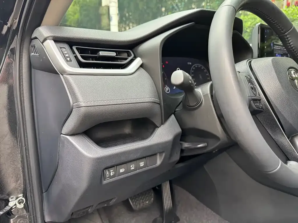 Toyota RAV4 2024 из CN, фото 2