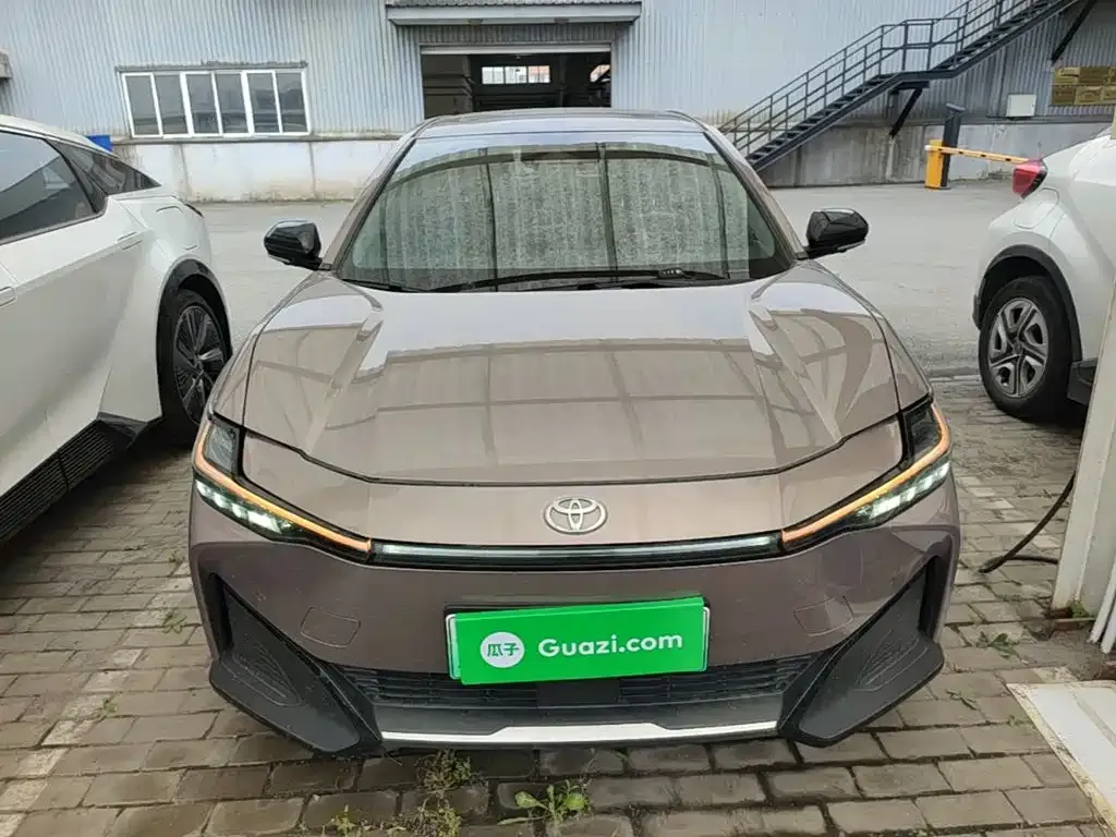Toyota bZ3 2023 из CN, фото 7