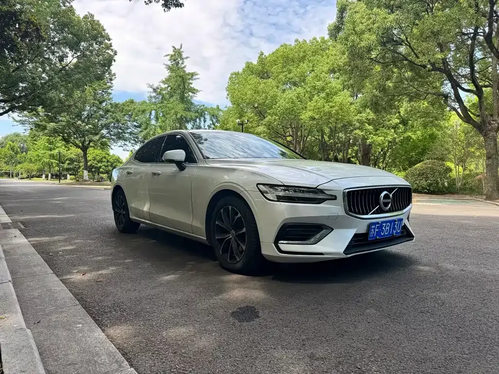 Volvo S60 — фото 4