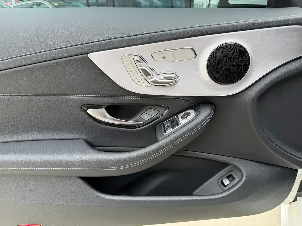 Mercedes-Benz C-Class (Import) — фото 3