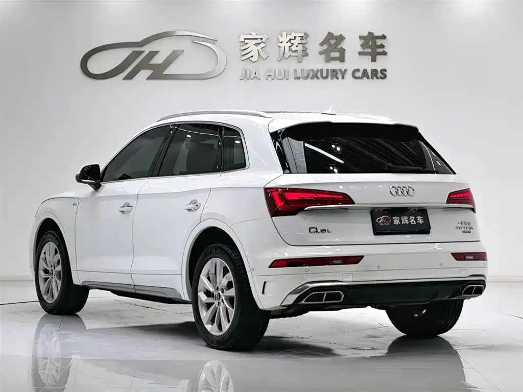 Audi Q5L — фото 9
