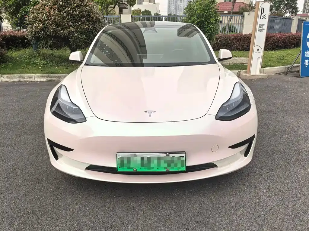 Tesla Model 3 — фото 9