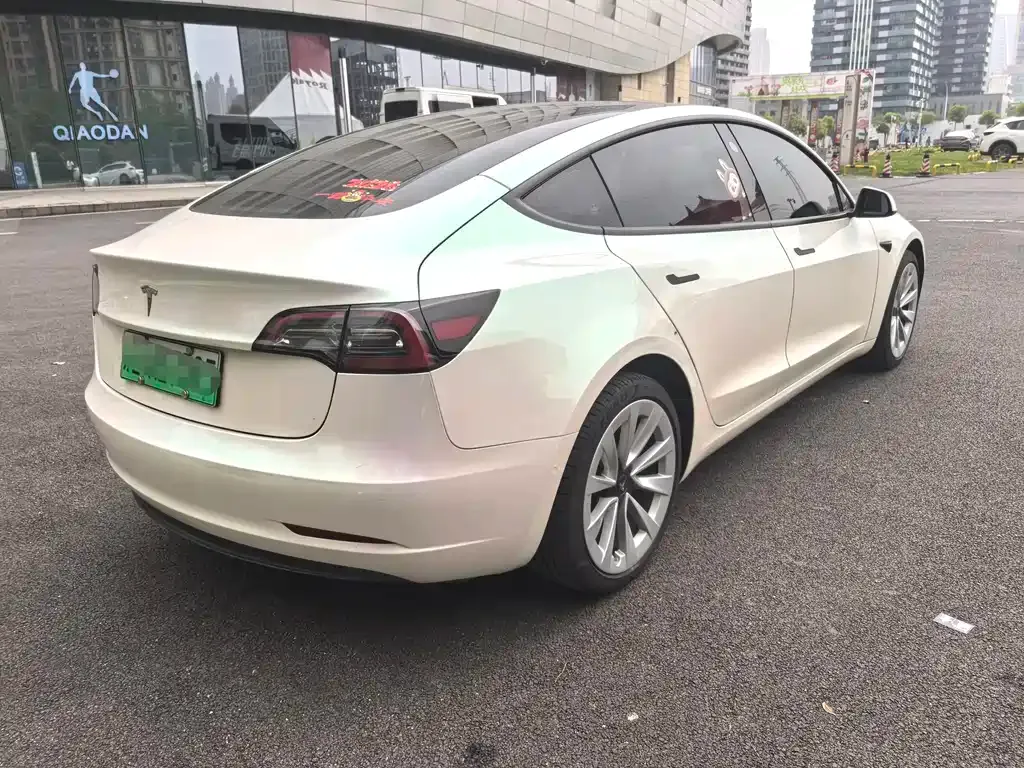 Tesla Model 3 — фото 5