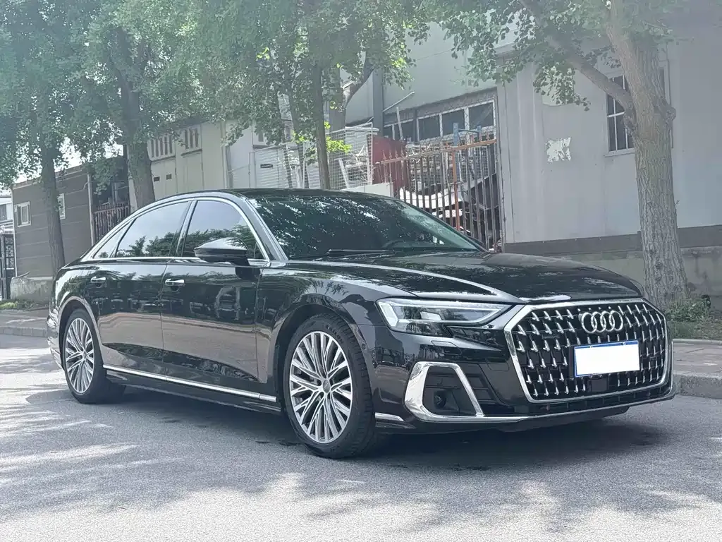 Audi A8 — фото 9