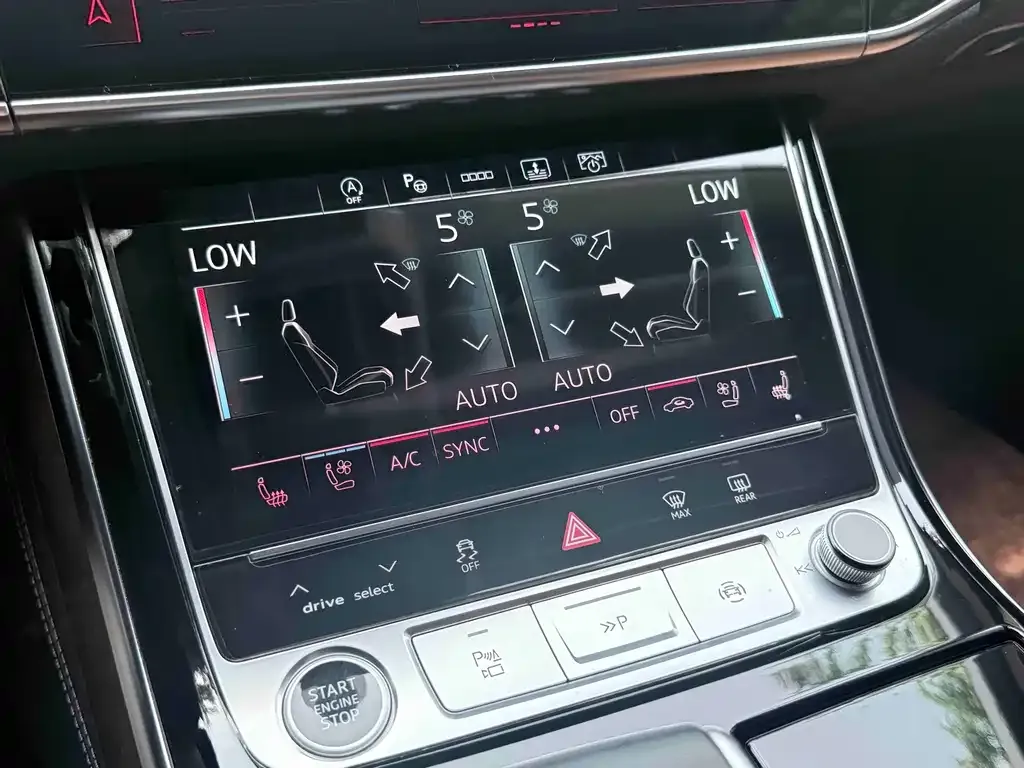 Audi A8 — фото 6