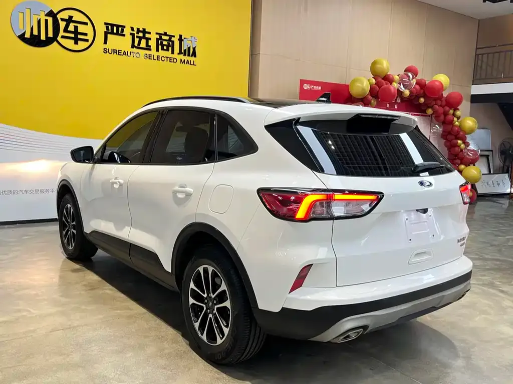 Ford Escape 2023 из CN, фото 2