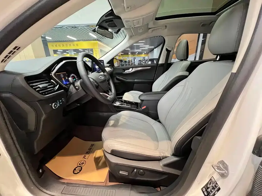 Ford Escape 2023 из CN, фото 7