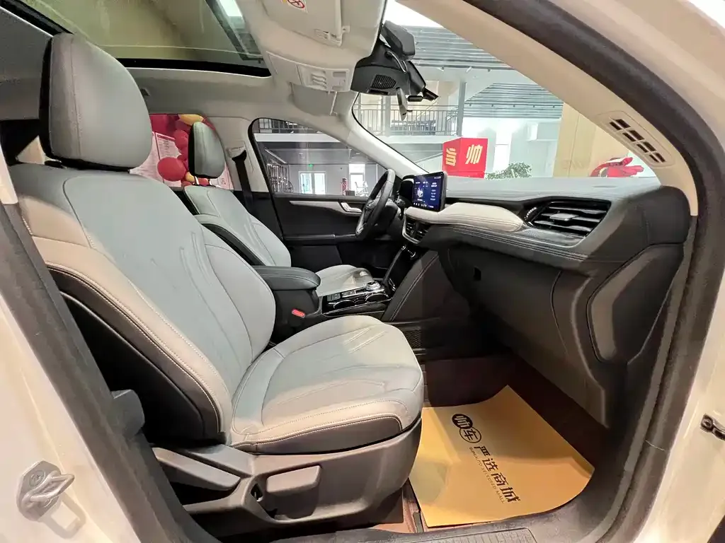 Ford Escape 2023 из CN, фото 9